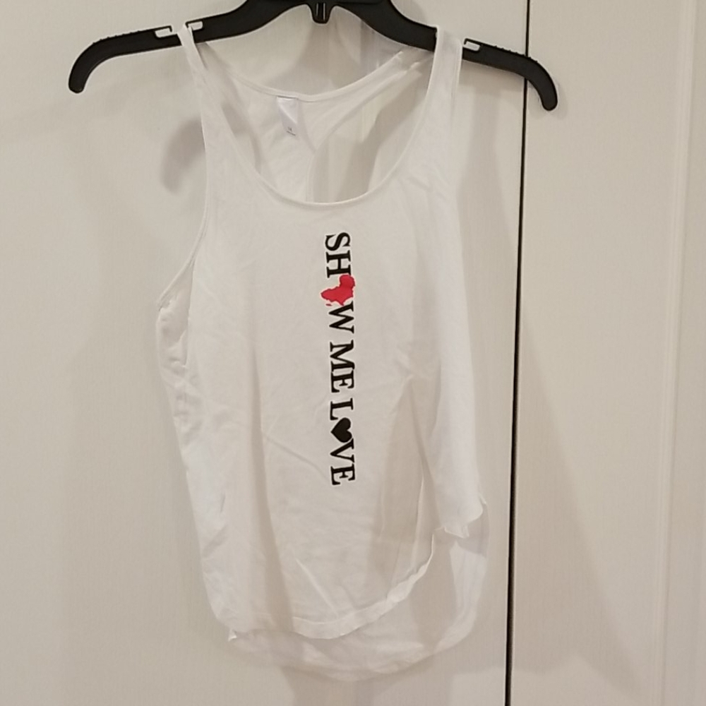 Graphic tank